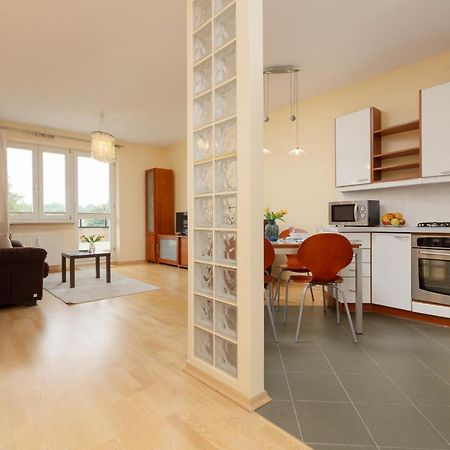 Spacious & Quiet 1 Bedroom Apartment In Pruszkow By Noclegi Renters Eksteriør billede